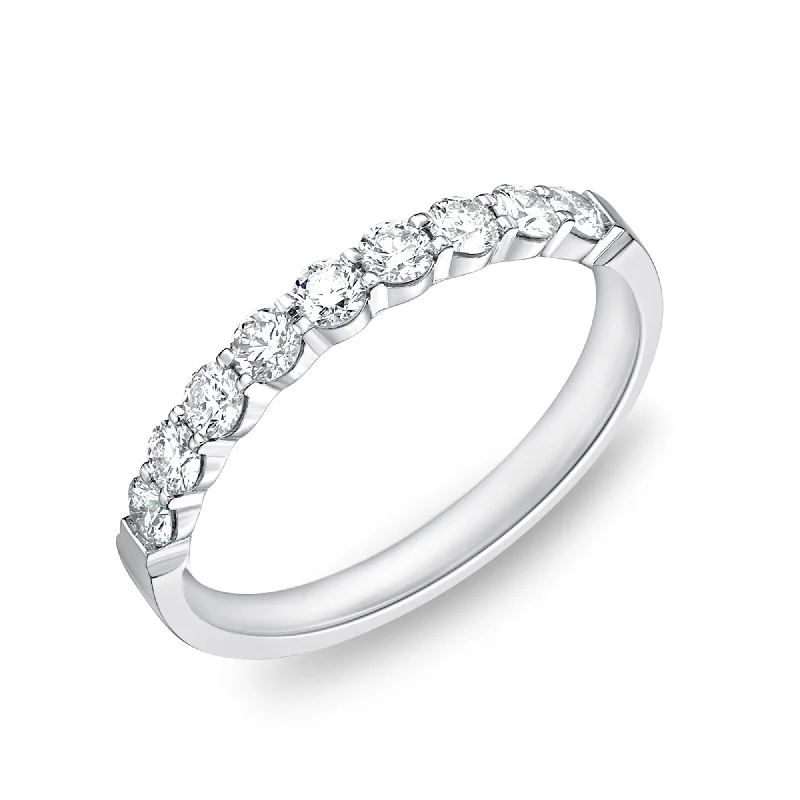 Memoire "Petite Prong" Diamond Wedding Band