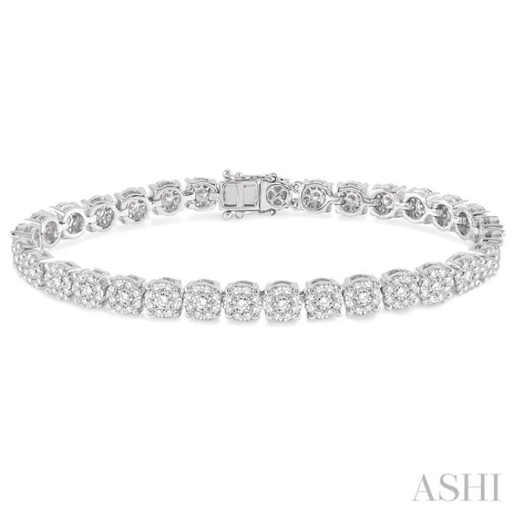 5 Ctw Round Cut Diamond Lovebright Tennis Bracelet in 14K White Gold